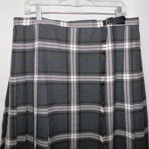 Elegant Checkered Midi Skirt in Gray - Picture 5 of 11